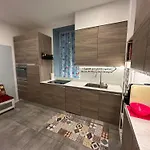 Stefano & Marta 's Terminal Cruise Ship Appartement *