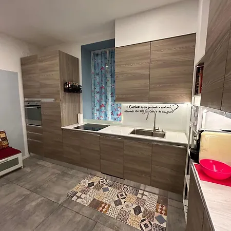 Stefano & Marta 's Terminal Cruise Ship Apartment *